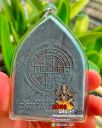 Amulet Phra Baramee Sam Sip That Black (Baramee Power dari 10 Buddha, melindungi dari 30 arah)